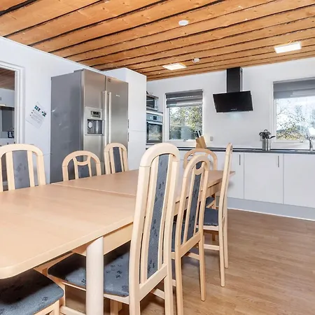 8 Person In Hurup Thy-by Traum * Sindrup