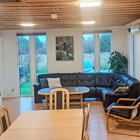 8 Person In Hurup Thy-by Traum * Sindrup