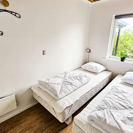 8 Person In Hurup Thy-by Traum *